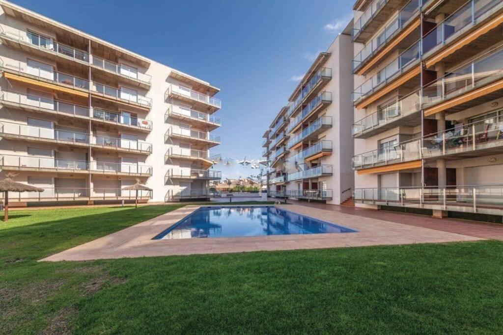 Apartamento Con Piscina Y Parking En Appartement